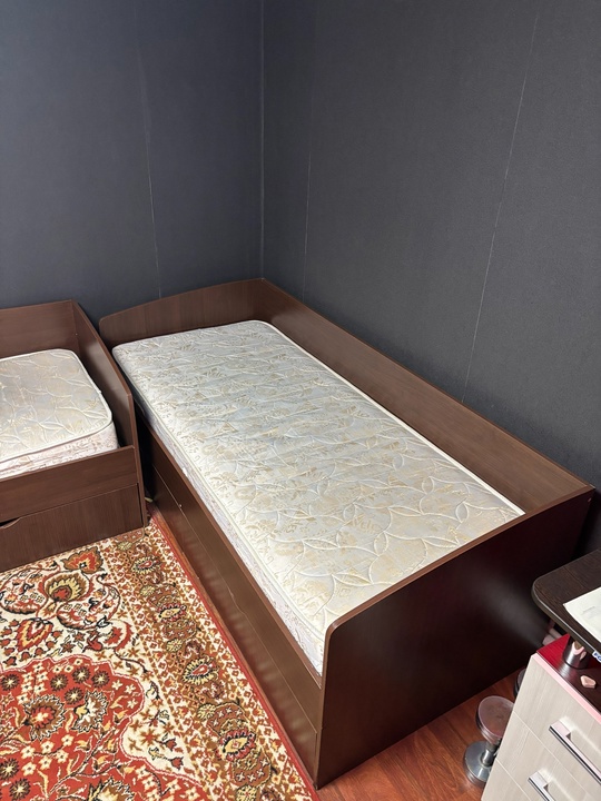 Продам б/у , две кровати (1)