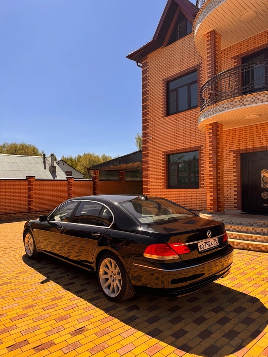В продаже BMW SERIE 7 (1)