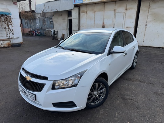 Chevrolet Cruze ( автомат )
Год
