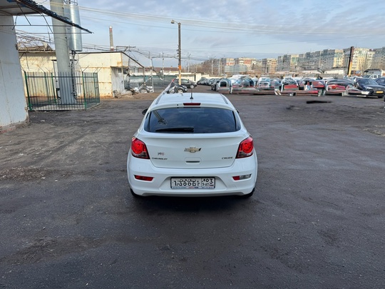 Chevrolet Cruze ( автомат )
Год (2)