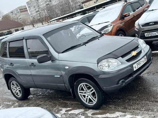 CHEVROLET NIVA Bertonе.
2011год.(2 хозяина)
1.7 бензин
188000