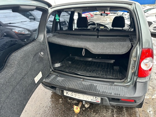 CHEVROLET NIVA Bertonе.
2011год.(2 хозяина)
1.7 бензин
188000 (6)