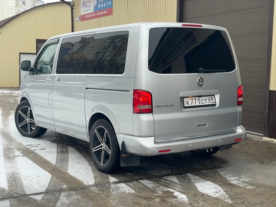 Volkswagen MULTIVAN (заводской)
2010 год 
2.0 (3)