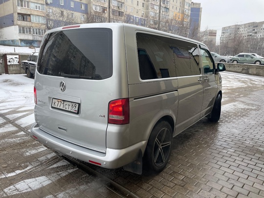 Volkswagen MULTIVAN (заводской)
2010 год 
2.0 (4)