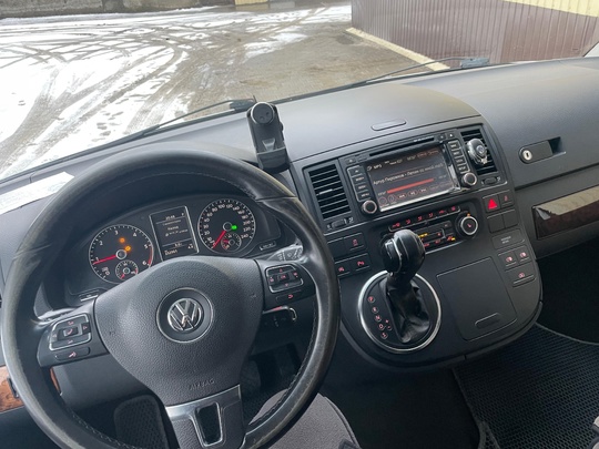 Volkswagen MULTIVAN (заводской)
2010 год 
2.0 (5)
