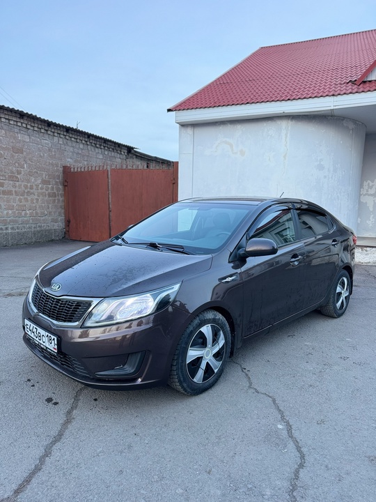 В Продаже KIA RIO 
Год (2)