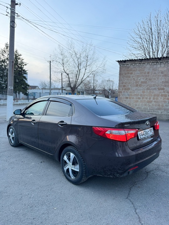 В Продаже KIA RIO 
Год (3)