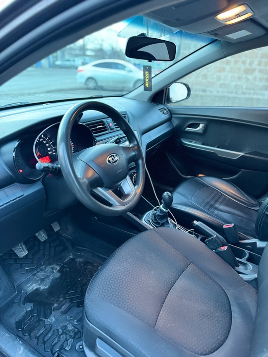 В Продаже KIA RIO 
Год (7)