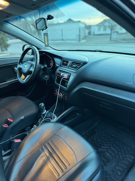 В Продаже KIA RIO 
Год (8)
