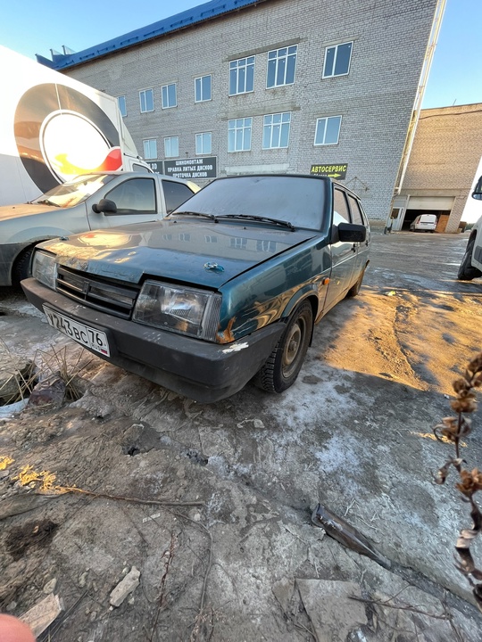 Ваз 2109,2001года(карбюратор),по документам чистая,снята с