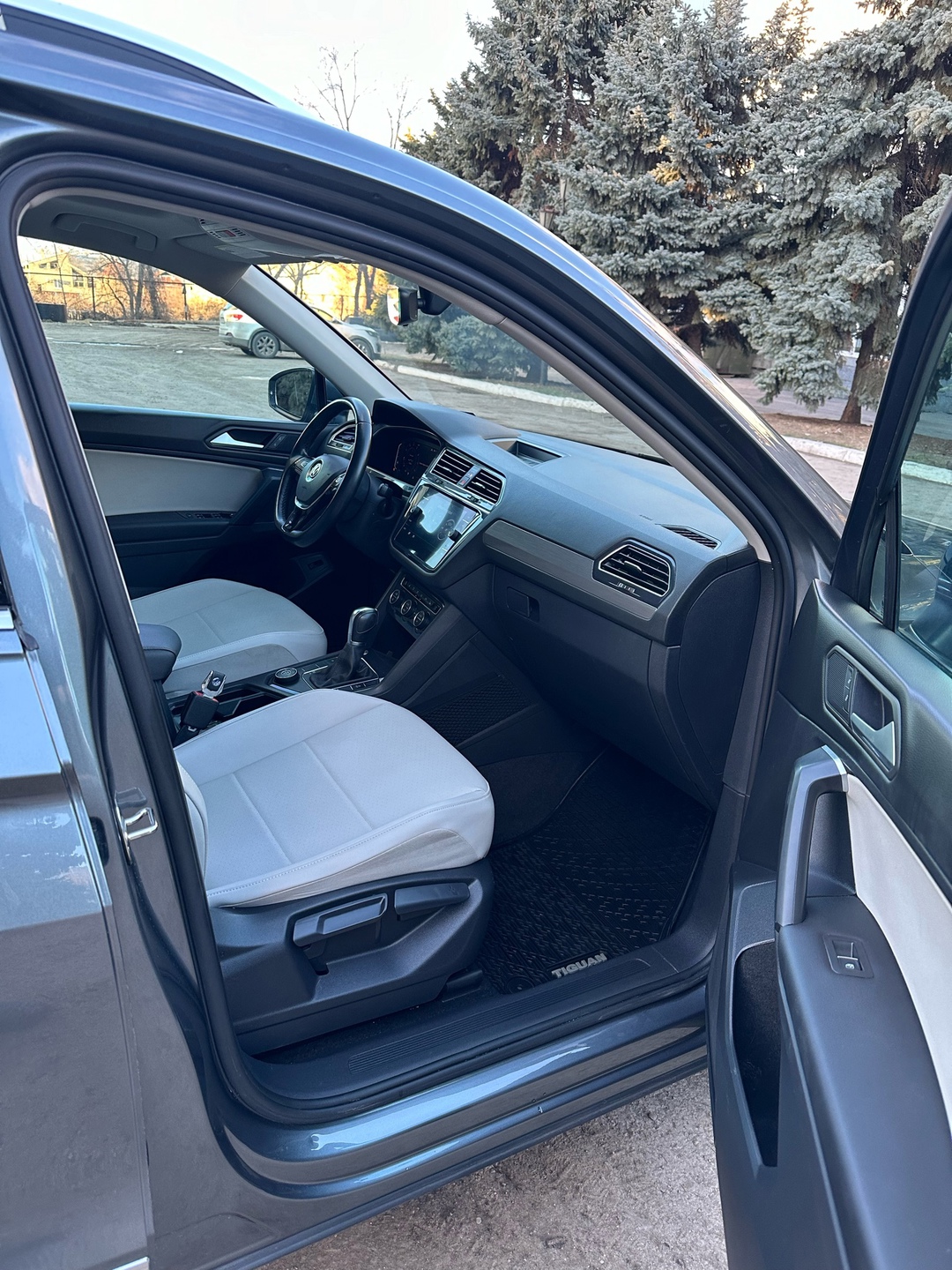 Volkswagen Tiguan
Год выпуска-2019, 2.0 турбо (7)