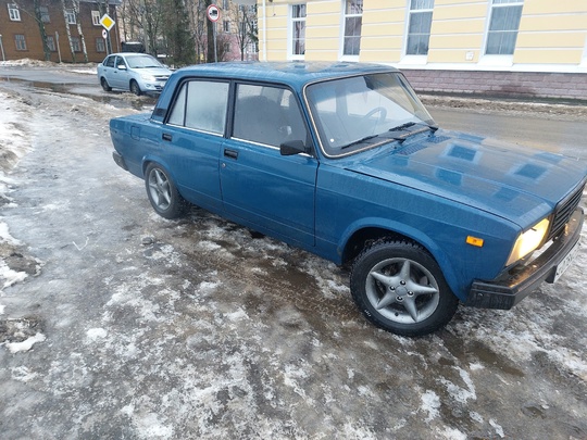 Продам отличный жигуль, ржавчины по (1)