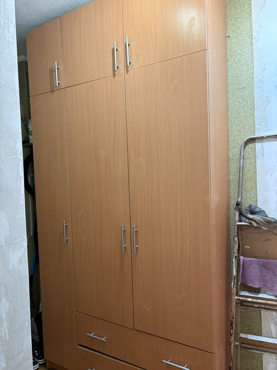 Продам шкаф, в хорошем состоянии.