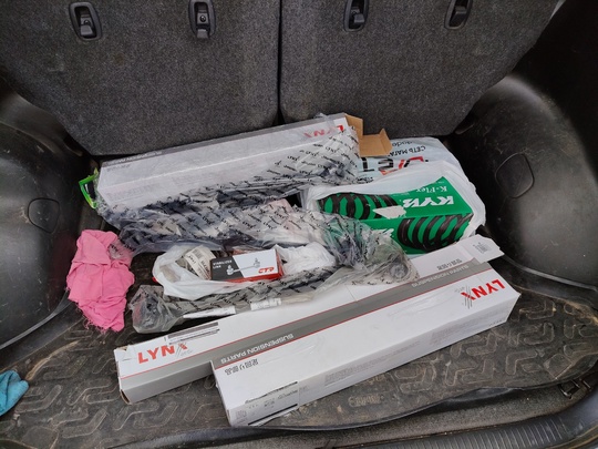 Toyota RAV4 (2 поколение рест.)
2004 (8)