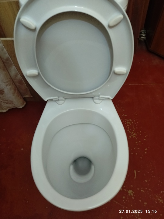 Продам новый унитаз,не подошёл выход.Цена (2)