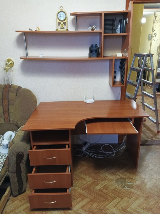 ‼ПРОДАËТСЯ диван, столик письменный, полку (1)