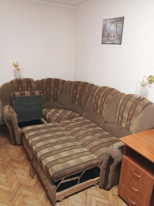 ‼ПРОДАËТСЯ диван, столик письменный, полку (7)
