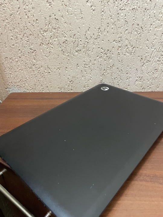 Продам ноутбук hp 
Состояние нормальное (1)