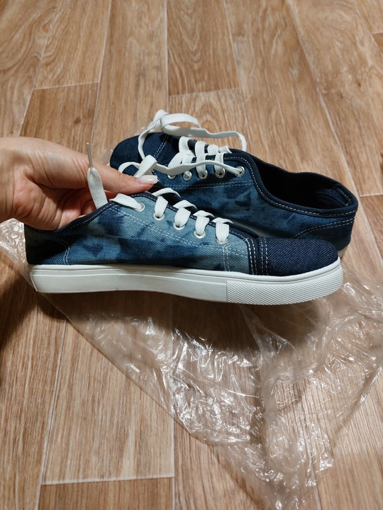 Продам новую обувь: 
✨Кеды 40 (8)