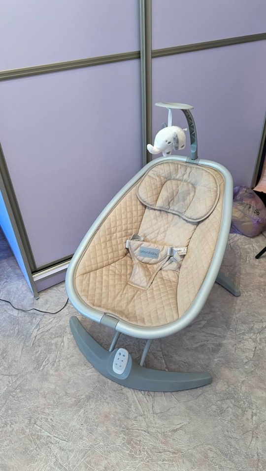 1.Продам автокресло Chicco (0-13 кг)капор