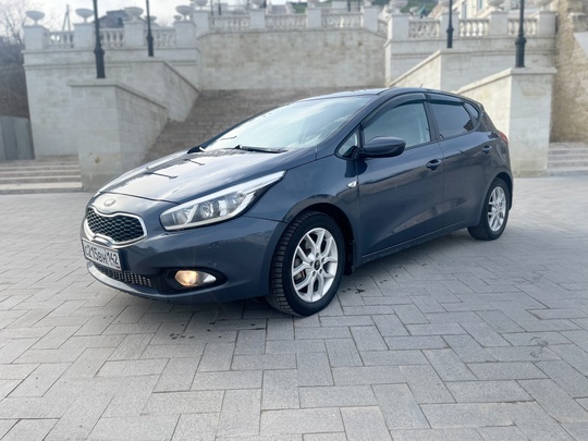 Продам киа сид 2013 год
208000 (5)