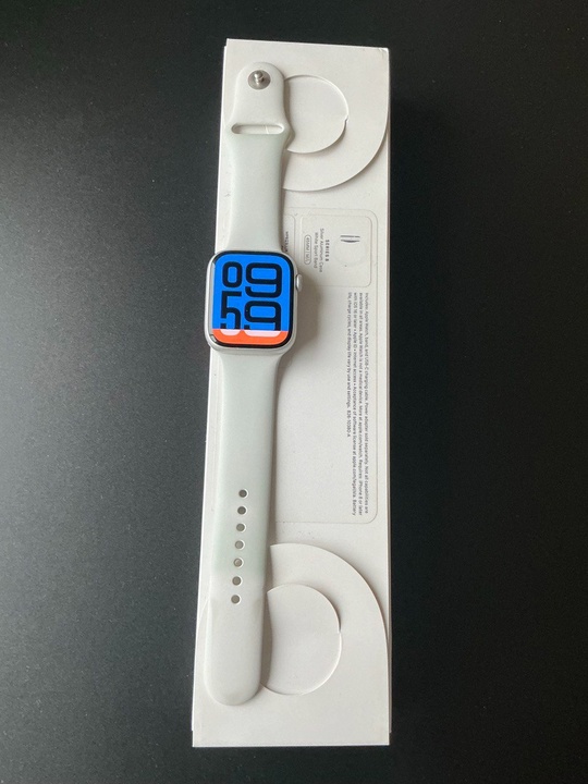 Часы Apple Watch 8(45)акб 100%. (2)