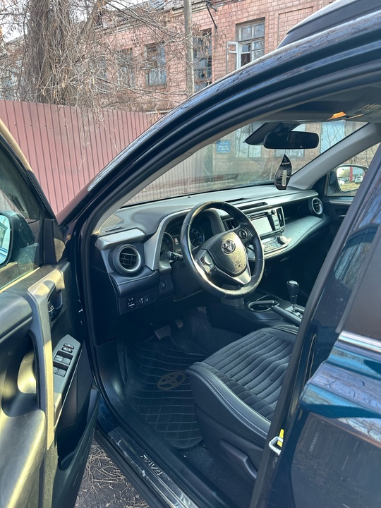Продам Toyota Rav 4, в (6)