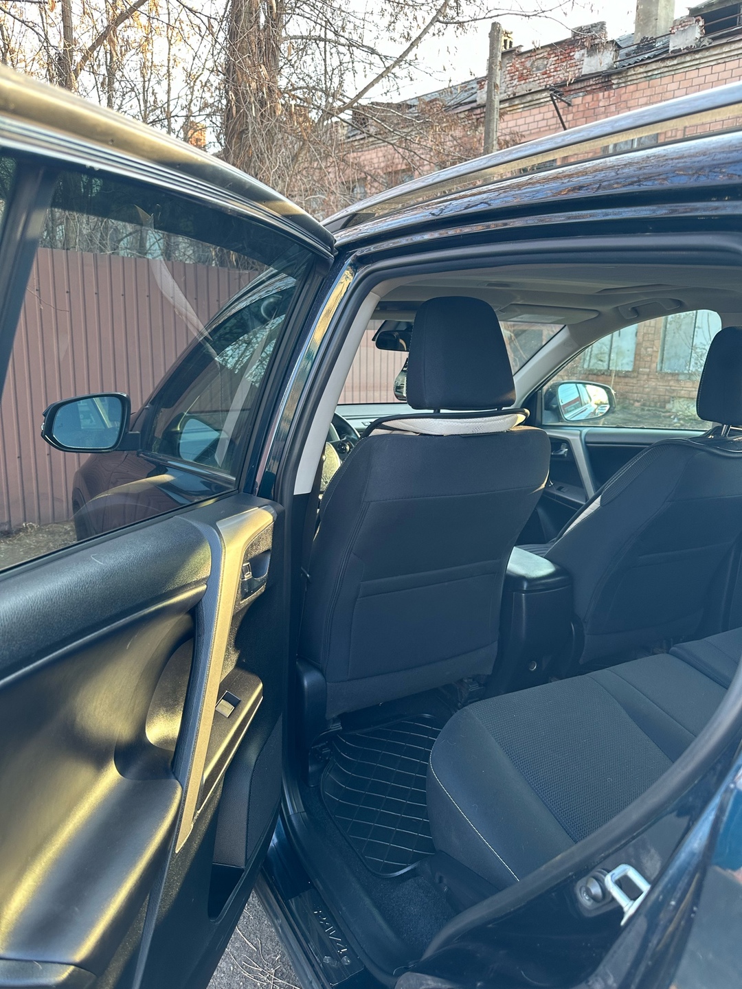 Продам Toyota Rav 4, в (9)