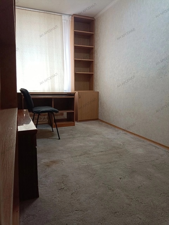 Донецк, Калининский р-н. ул.Краснофлотская
ПРОДАЕТСЯ 3-к. (6)
