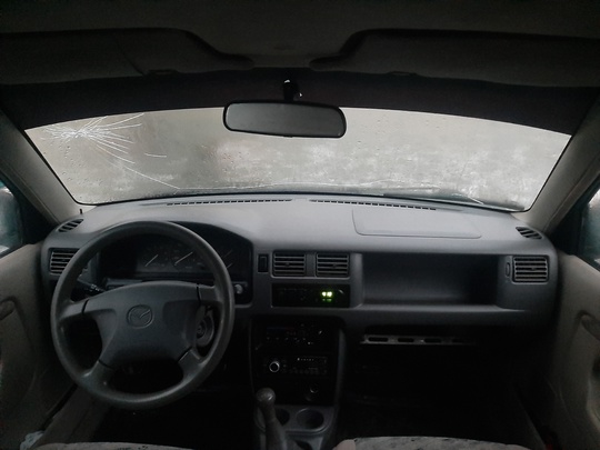 Mazda Demio 1999 1.3L мотор/кпп (4)
