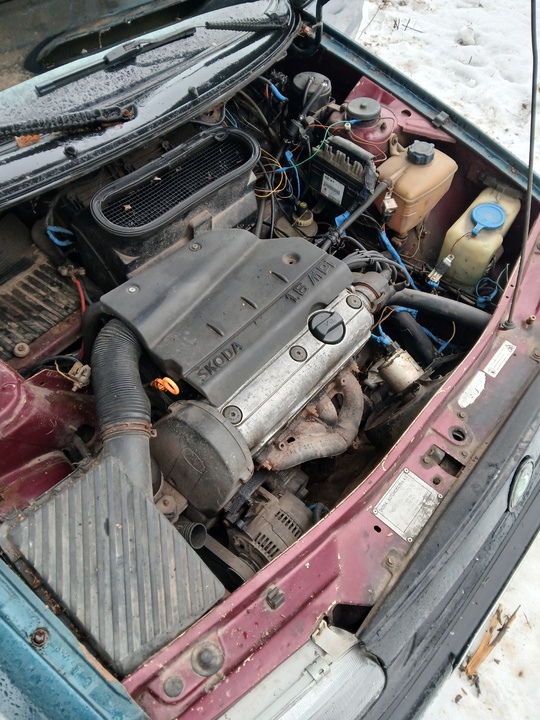 Продам Автомобиль 
Skoda Felicia 
Двигатель (4)