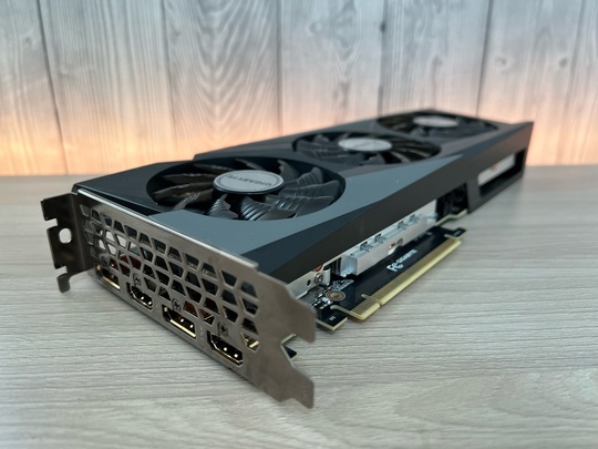 В продаже игровая видеокарта Gigabyte (3)
