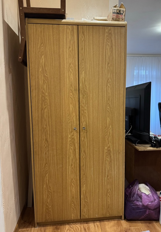 Продам шкаф 5000₽ 
Самовывоз, район