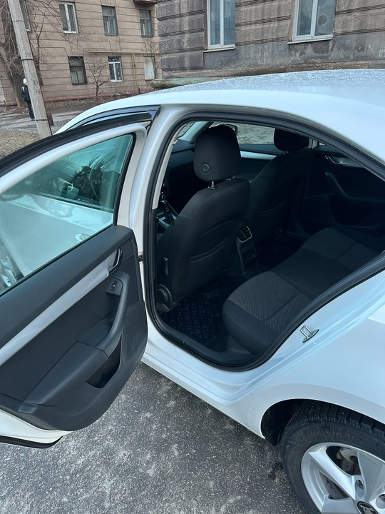 SKODA OCTAVIA A7 2014 года.
ОДИН (7)