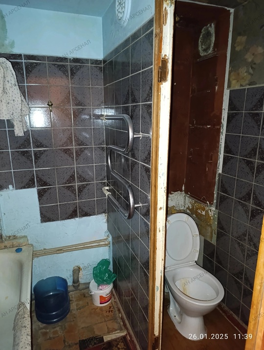 ПРОДАЕТСЯ
1 ком. квартира 5/5 
Донецк, (5)