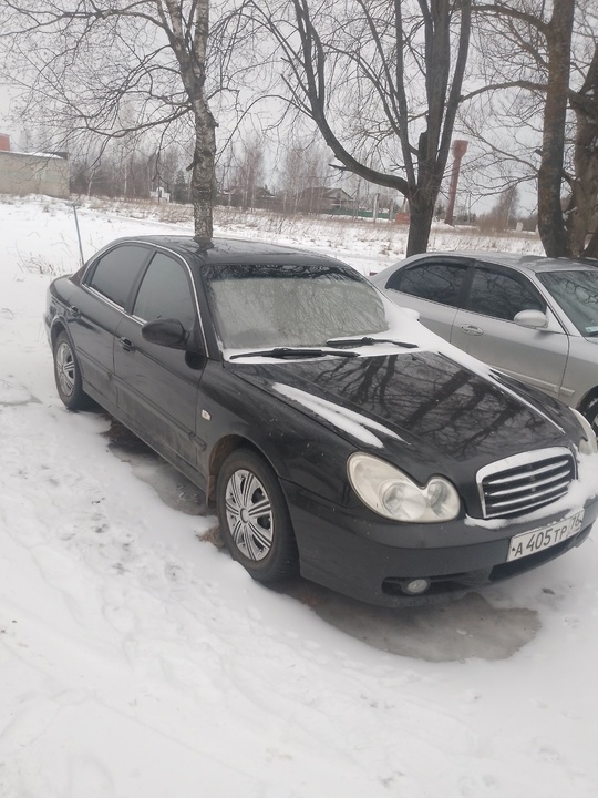 Hyundai Sonata 
2002 год
2.0 МТ
300