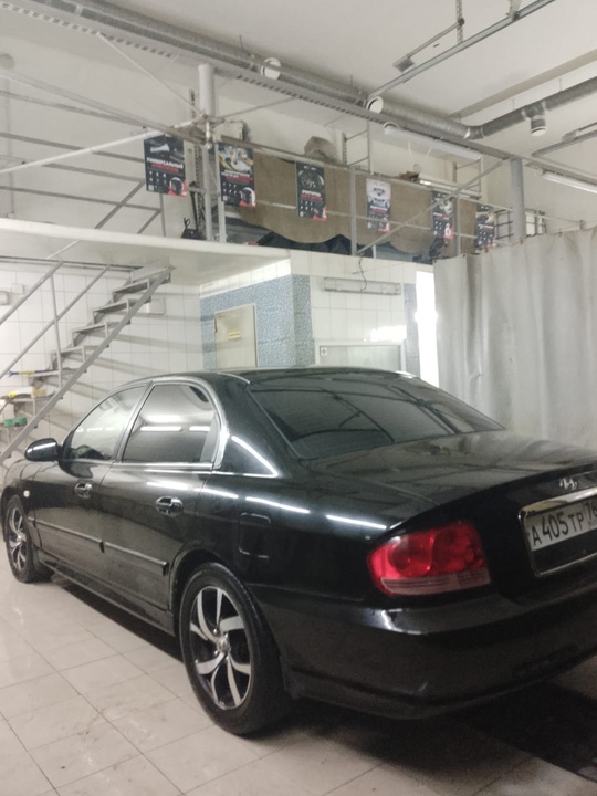 Hyundai Sonata 
2002 год
2.0 МТ
300 (6)
