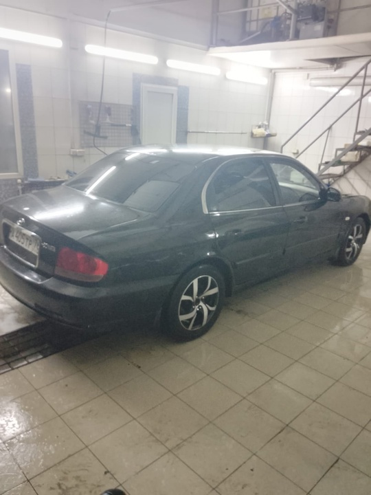 Hyundai Sonata 
2002 год
2.0 МТ
300 (7)
