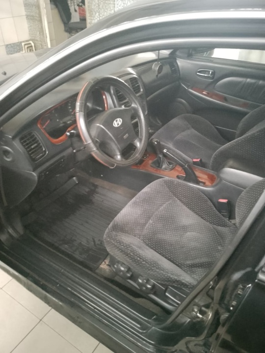 Hyundai Sonata 
2002 год
2.0 МТ
300 (8)