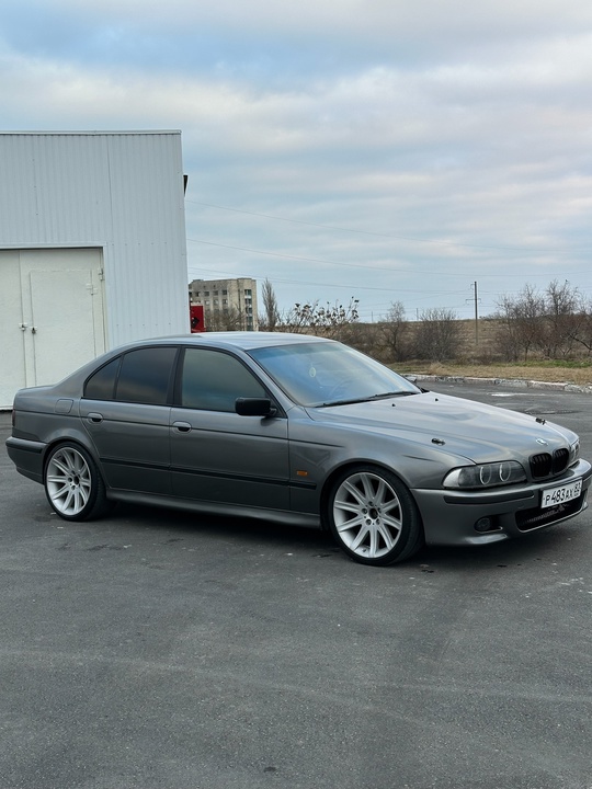 Продаю BMW 520i 
Двигатель М54В20 (2)