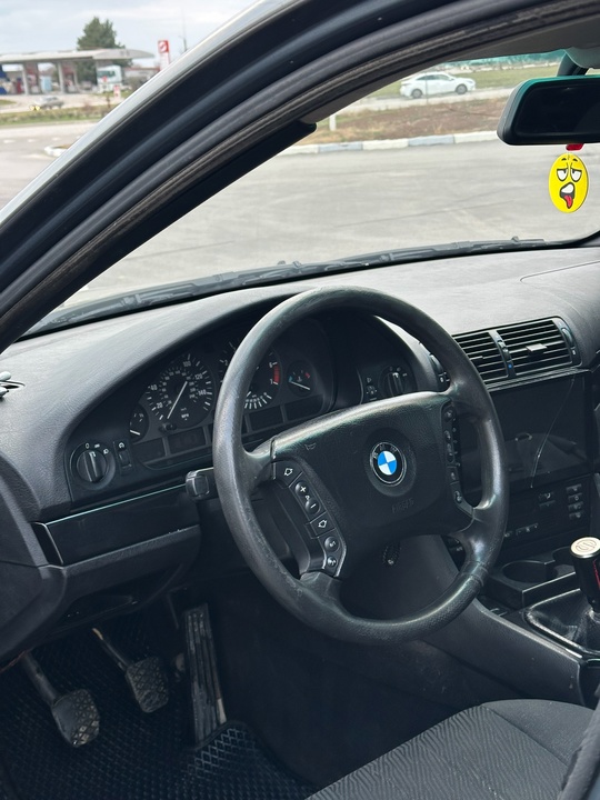 Продаю BMW 520i 
Двигатель М54В20 (6)