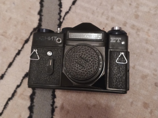Предлагаю обменять свой фотоаппарат. Он