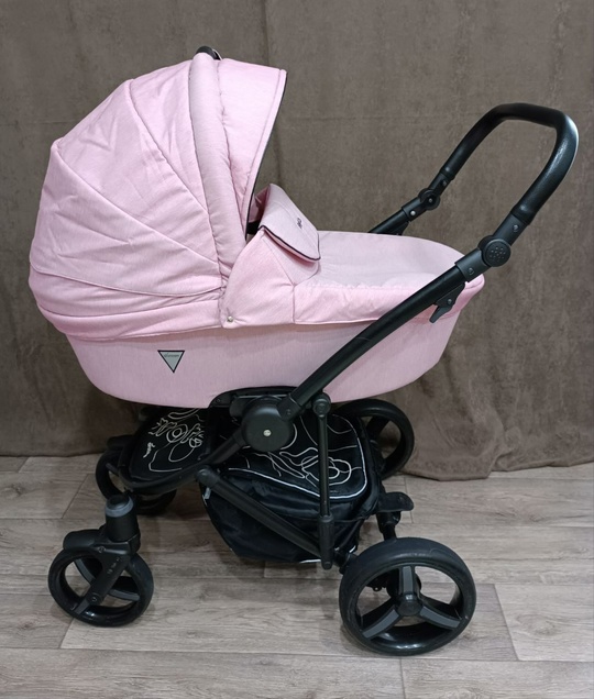 Продам детскую коляску 2в1, 12000р.
