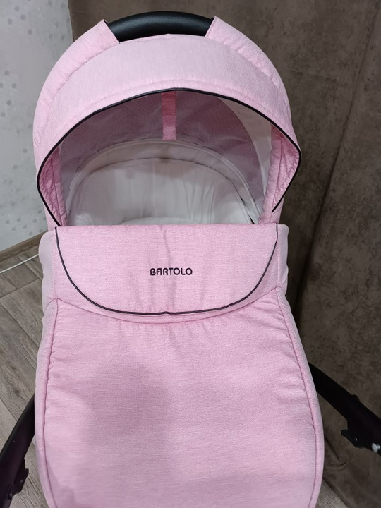 Продам детскую коляску 2в1, 12000р.
 (1)