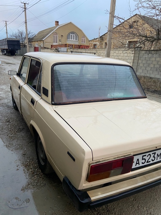 Продам ваз 2105 
Документы чистые (3)