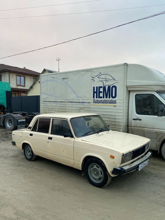 Продам ваз 2105 
Документы чистые (4)