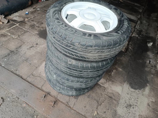 Продам на ВАЗ комплект колес (3)