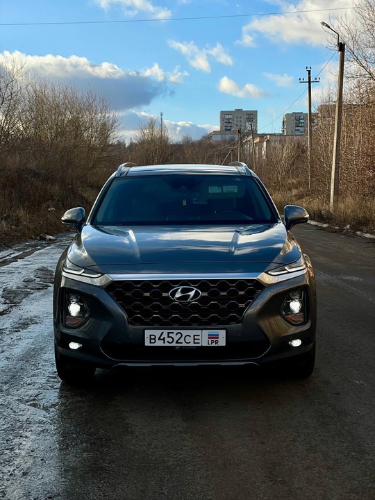 Продам Hyundai Santa-fe 
2019 года