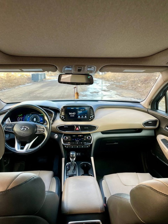 Продам Hyundai Santa-fe 
2019 года (7)