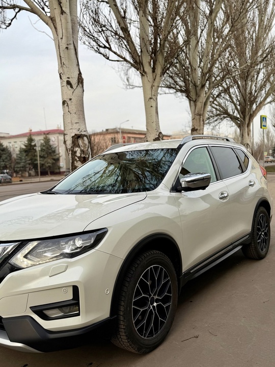 Продам официального Nissan X-Trail 2020г (2)